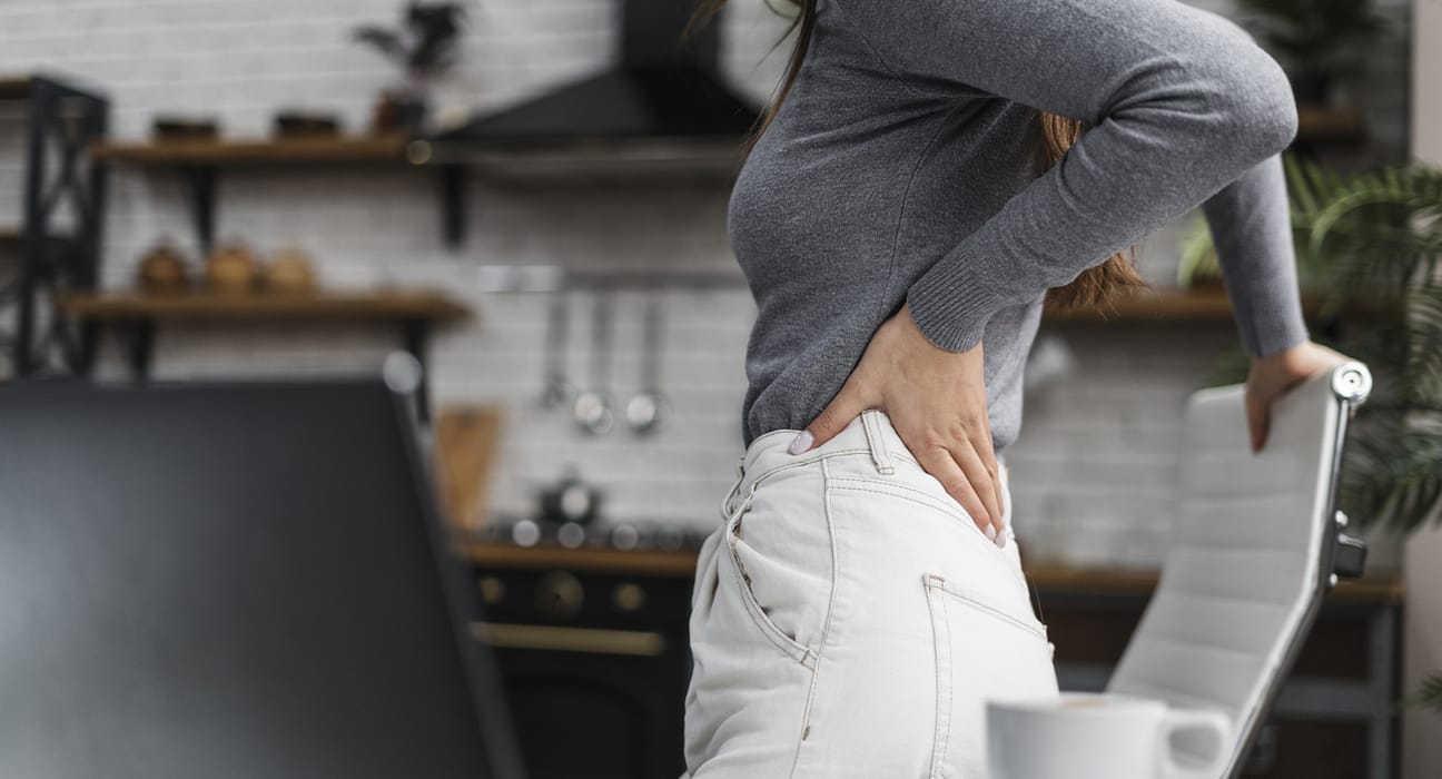 Exercițiul pe care ar trebui să îl faci zilnic dacă ai dureri lombare