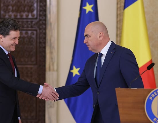 Guvernul Bolojan: 16 ministere și 3 vicepremieri. Ce spun analiștii despre justificarea unui Guvern „extins”