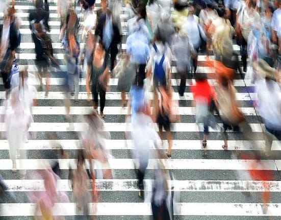 Zeci de mii de job-uri rămân neocupate în România: în ce domenii angajatorii caută cu disperare oameni