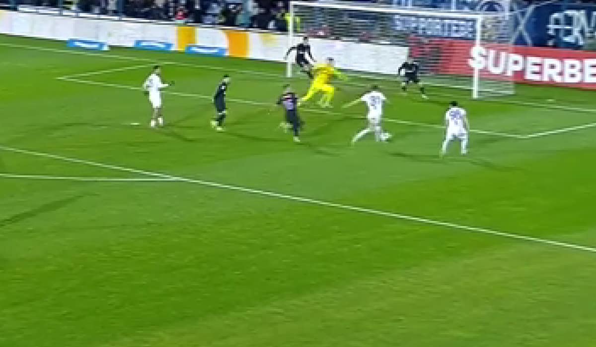 Ratarea etapei în Farul -a ieșit în cale, dar colegul lui a ratat dintr-o poziție excelentă