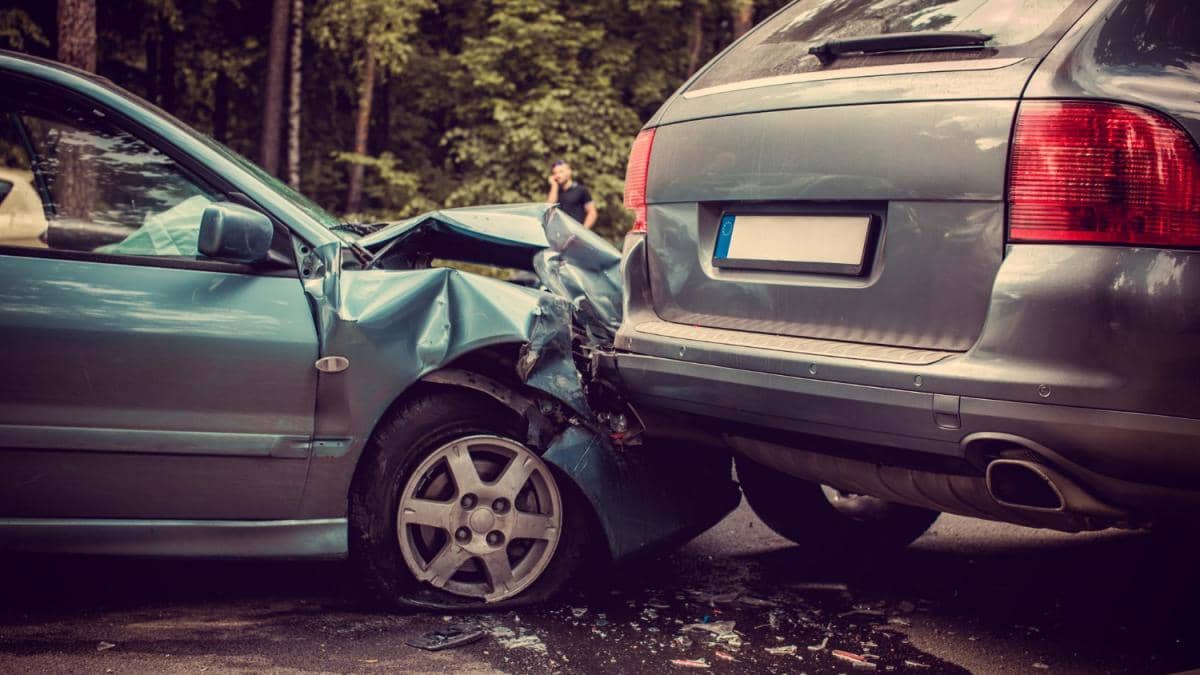 Prețurile RCA explodează după 1 iulie: Tinerii șoferi din marile orașe, cei mai afectați
