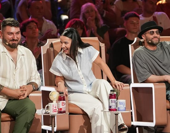 Jurizări în franceză și spaniolă și momente inedite pe scena The Ticket, sâmbătă, de la ora 20.00, la Antena 1