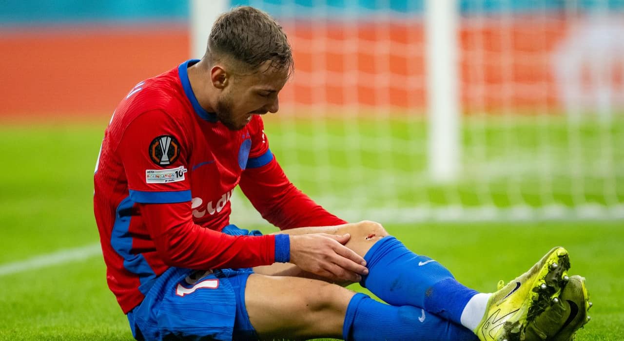 Ultimele detalii despre accidentarea lui Mihai Lixandru! A părăsit terenul urlând de durere în meciul cu Feyenoord