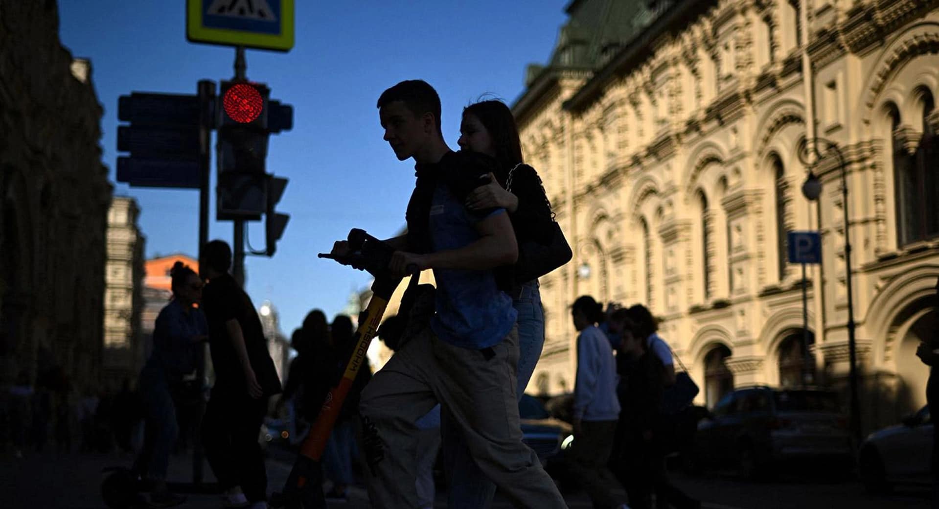 Moscova și mai multe regiuni ale Rusiei, tăiate brusc de la internet și telefonie mobilă. Autoritățile invocă „securitatea”