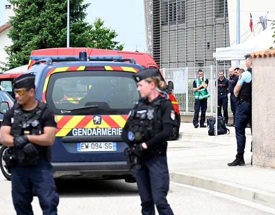 Franța testează instalarea de porți de securitate în școli, după crima din nord-estul țării