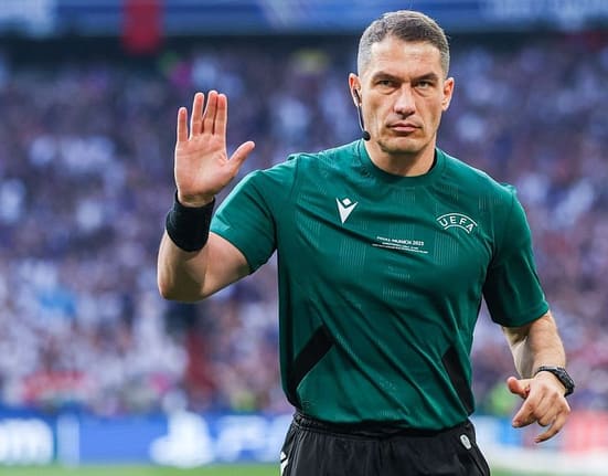 Istvan Kovacs nu a avut un meci ușor! Eliminare și penalty în PSG