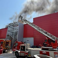 Incendiu la terasa mall-ului AFI Palace Cotroceni. „Au fost alertate 10 autospeciale de stingere și cinci echipaje SMURD”