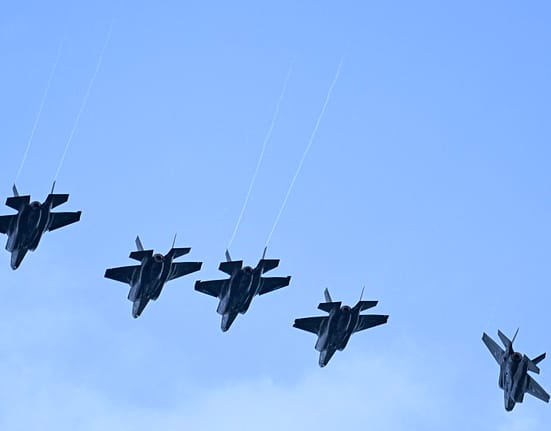 VIDEO „Al doilea atac kinetic” al armatei americane. Trump publică imagini cu bombardamentul, după o mare desfășurare de avioane invizibile F-35