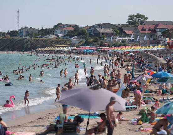 Litoralul pentru toți. Când începe programul și ce oferte propun agențiile pentru turiști