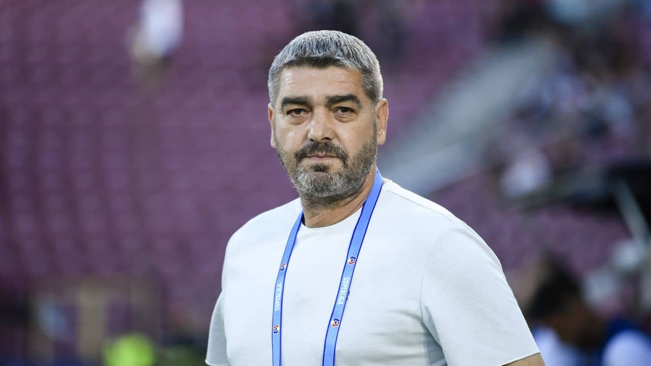 Nu a stat pe gânduri! Gestul făcut de Liviu Ciobotariu, antrenorul Petrolului, după ce fanii i-au cerut demisia