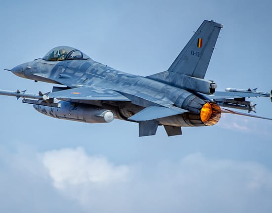 18 avioane de vânătoare F-16, cumpărate de România la prețul de 1 euro. Anunțul făcut de ministrul Apărării, în mijlocul conferinței de presă a lui Nicușor Dan