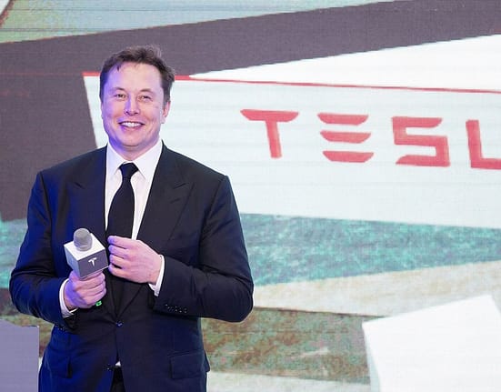 Acțiunile Tesla, scădere majoră pe fondul scandalului dintre Trump și Musk