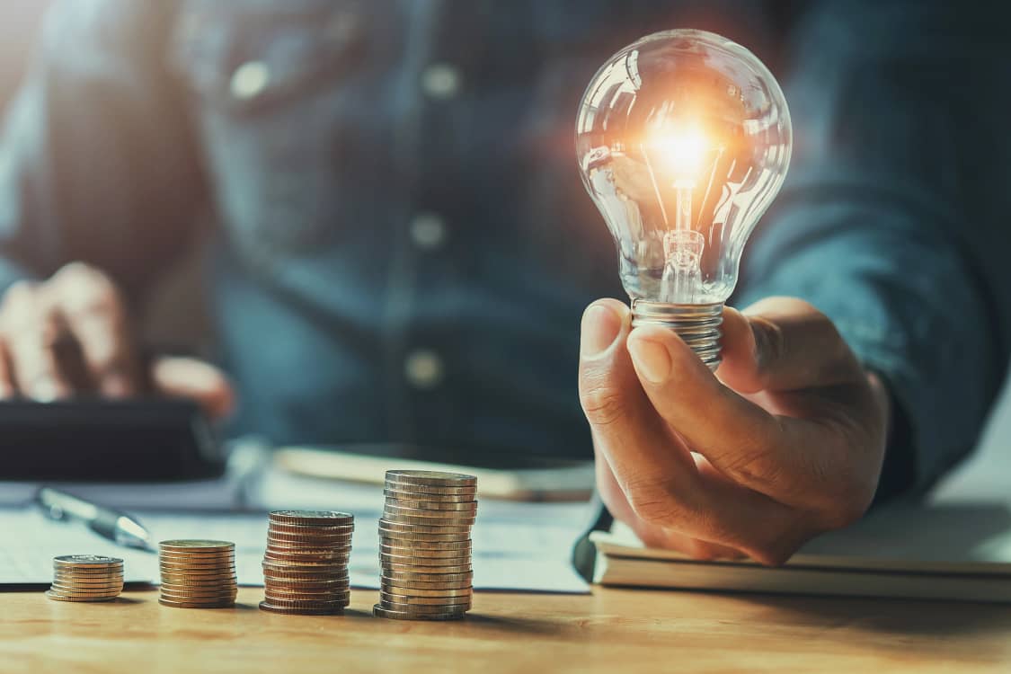 bec bani energie pix calculator mână