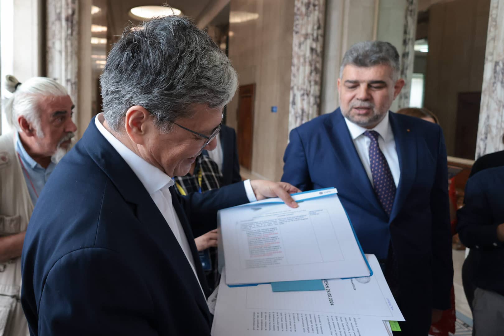 „Marcel Ciolacu mi-a spus că-l doare în organul genital de deficit”, susține un fost ministru de Finanțe. Cum răspunde fostul premier