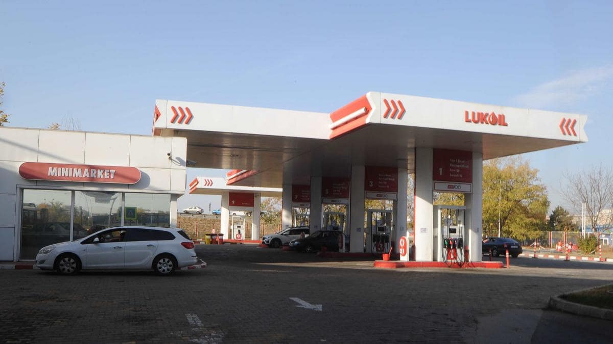 Criza Lukoil. Grupul rusesc a derulat cu statul român contracte de 29 de milioane de euro, de la începerea războiului din Ucraina