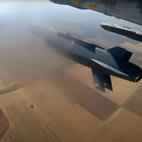 Atac „combinat masiv”, cu rachete Storm Shadow, revendicat de Kiev. Ținta lovită, o „facilitate-cheie” a complexului militar-industrial al Rusiei