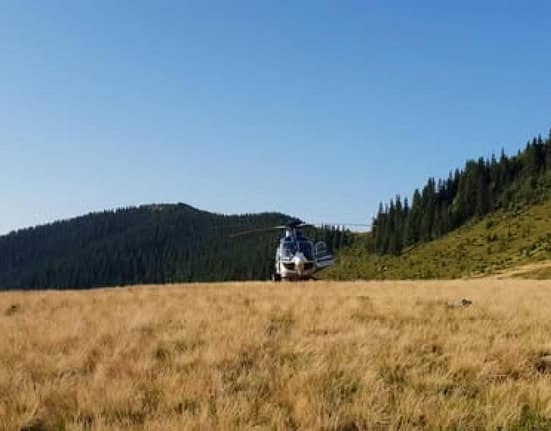 Turiști dispăruți pe munte, recuperați. Trei ucraineni epuizați fizic, găsiți de un cioban