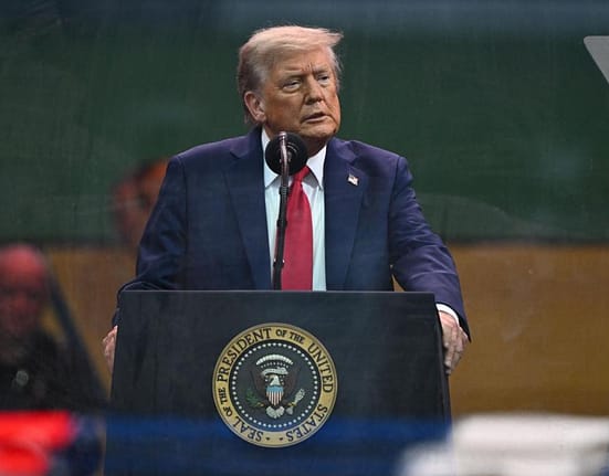 Donald Trump susţine că nu va tolera continuarea procesului pentru corupţie împotriva premierului israelian Netanyahu