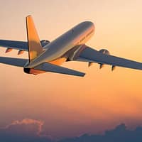 Haos în urma atacului israelian. Zboruri deviate sau anulate după ce spațiul aerian din mai multe țări a fost închis