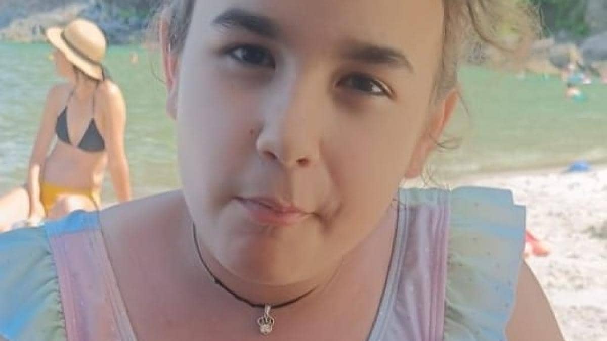 O fetiță de nouă ani a dispărut de pe o plajă din Năvodari. Polițiștii cer ajutorul populației
