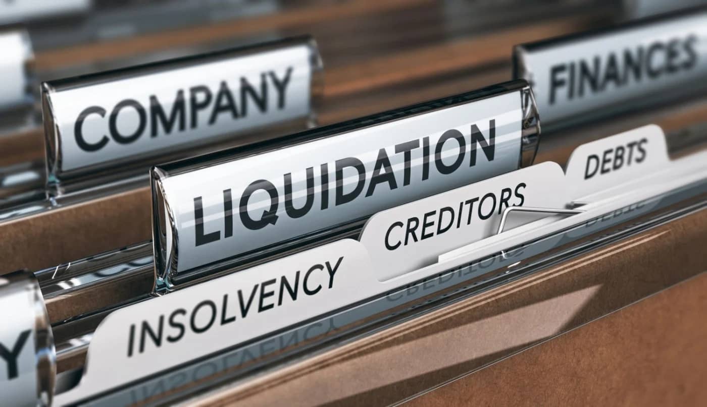 Sertar plin cu dosare de insolvențe și lichidare