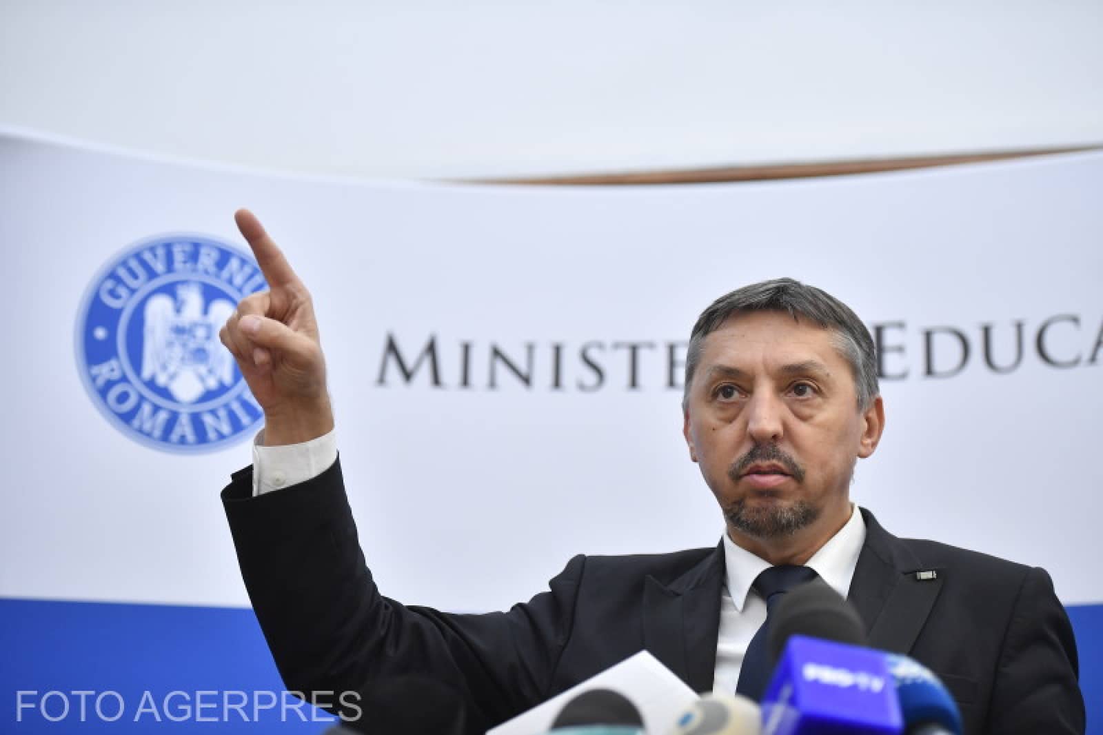 Ministrul Educaţiei, Daniel David, mesaj pentru profesori înainte de începerea anului şcolar