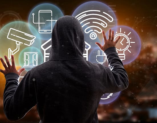 Hackerii vânează Generația Z. Porțile de atac: obsesia tinerilor pentru Fast Fashion