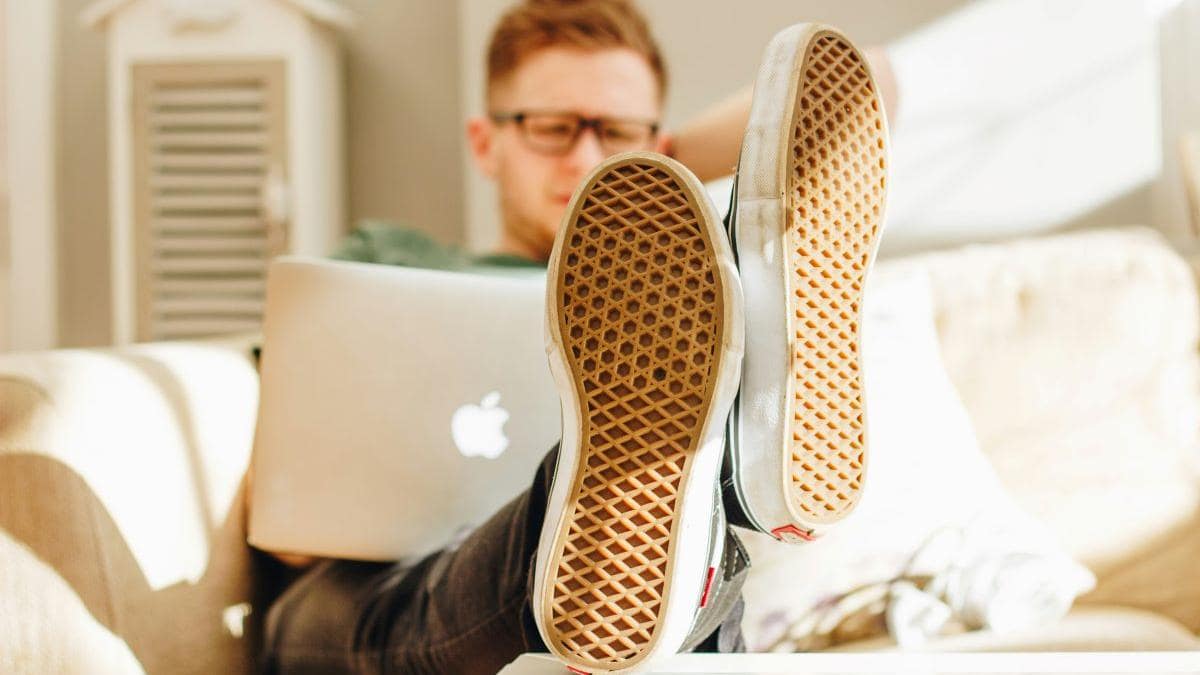 „Generația care NU mai rabdă nimic”: De ce șefii dau afară tinerii din Gen Z — și cum au ajuns ei să rescrie regulile la job