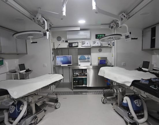 Războiul a intrat în era camuflajului și mobilității totale. Cum funcționează unitățile medicale pe roți