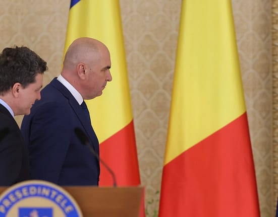 Nicușor Dan sau Ilie Bolojan: cine e mai bun și unde punctează fiecare. Verdictul dat de la Oxford
