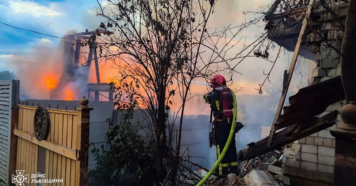 Ploaie de drone și rachete asupra Ucrainei. Atacuri cu rachete Kalibr și Kinjal