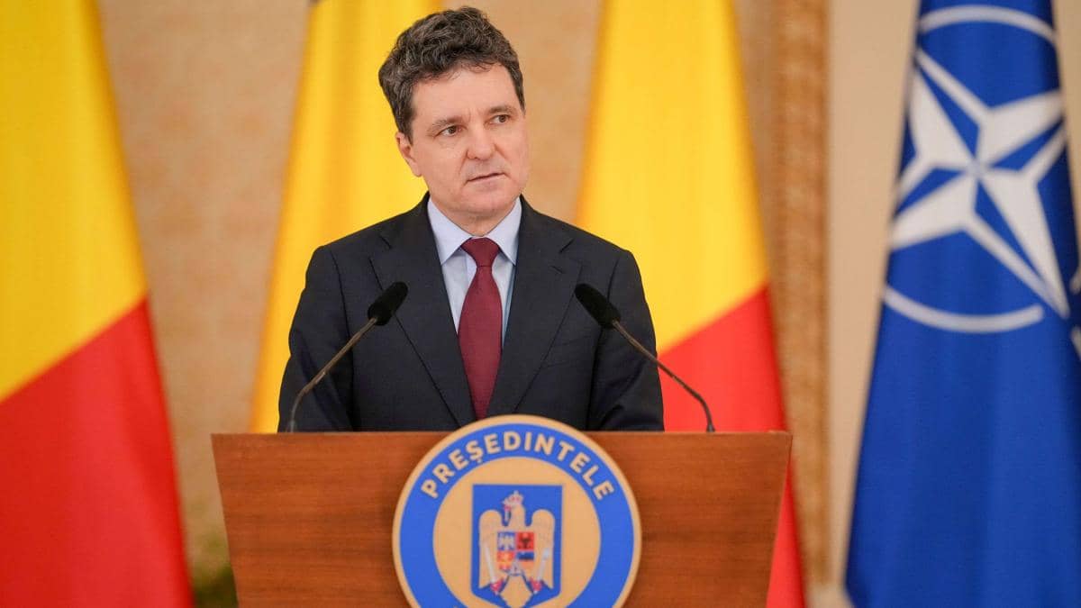 Nicușor Dan îl trece în rezervă  pe locțiitorul șefului Statului Major al Forțelor Aeriene
