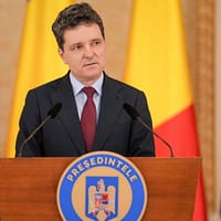Nicușor Dan îl trece în rezervă  pe locțiitorul șefului Statului Major al Forțelor Aeriene