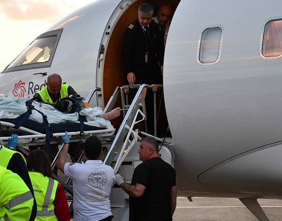 Scandal la bordul avionului București-Oslo. Nouă persoane au fost debarcate