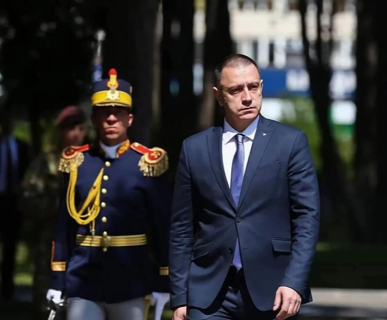 Război pe tema soldelor militarilor