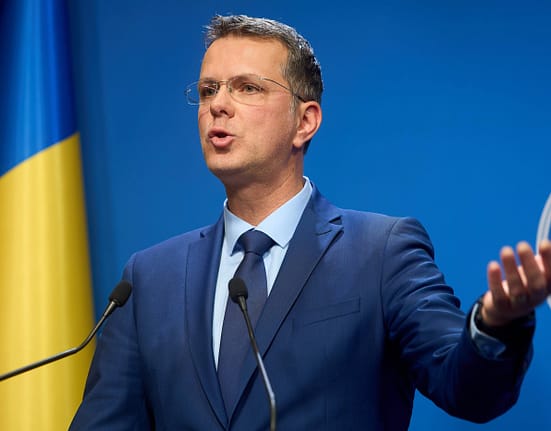 Ministrul Apărării spune că discuția coaliției despre salariile militarilor „nu s-a tranșat în niciun fel”. „S-ar putea să ne trezim vecini cu Putin”