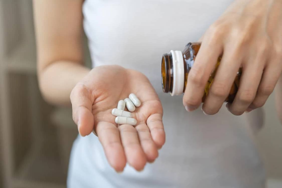 Cineva a scos dintr-un flacon 5 capsule de medicamente