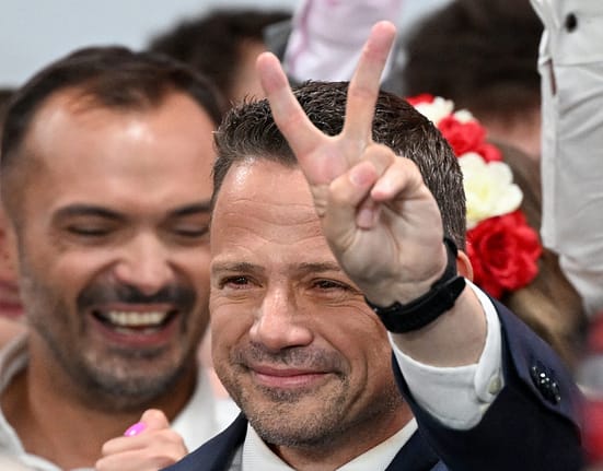 Pro-europeanul Rafal Trzaskowski se declară câștigător al prezidențialelor din Polonia. Și rivalul său vorbește despre victorie