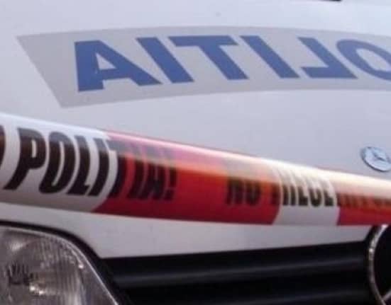 Fetiță de 12 ani, lovită de o mașină pe un drum național din Alba