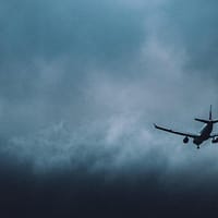 Avioanele de la Salonic și Londra nu au putut ateriza pe Otopeni din cauza furtunii. Unde au fost direcționate