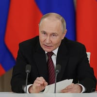 Vladimir Putin susține că Ucraina vrea o încetare a focului pentru reînarmare și mobilizare. „De ce să-i recompensăm oferindu-le o pauză?”