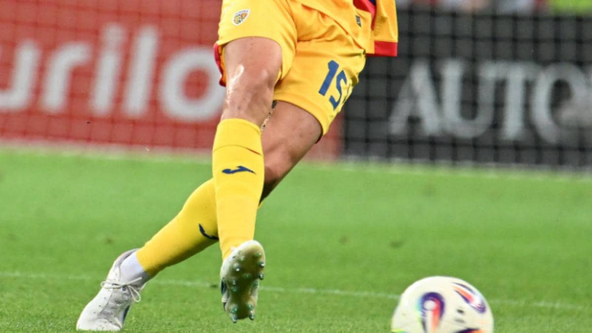 Naționala de fotbal a României zboară astăzi în Cipru, pentru meciul din preliminariile CM 2026