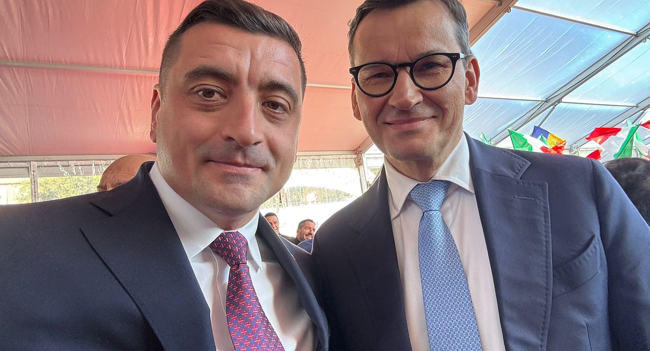 EXCLUSIV. Unul dintre cei mai importanți aliați europeni ai lui George Simion vrea ca acesta „să nu se lase niciodată șantajat de Comisia Europeană și dă un exemplu. „Nu știu dacă veți publica asta”
