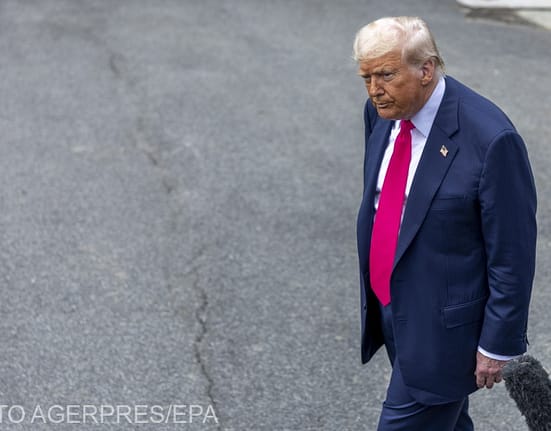 Donald Trump e bolnav: De ce i s-au umflat picioarele?