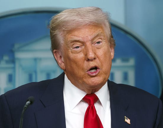 Trump, criticat dur de un guvernator după ce „a amenințat că va intra în război cu un oraș american”