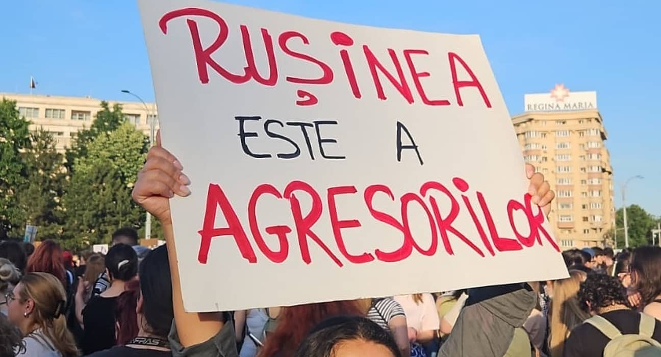 Protest în Piața Victoriei. 3.000 de oameni protestează după uciderea Teodorei Marcu: „Suntem vocea celor care nu mai pot vorbi”