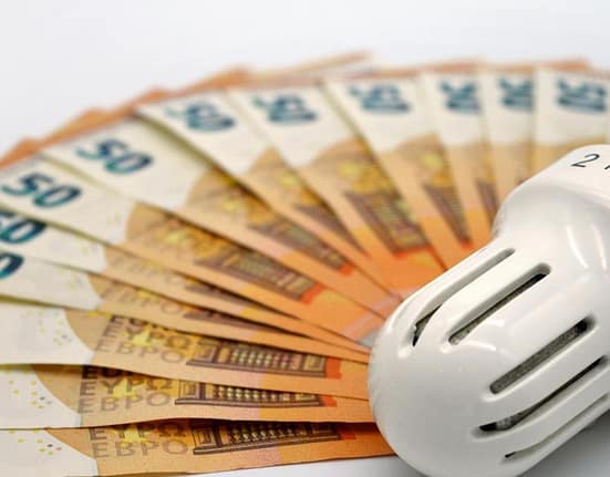 Nouă înșelătorie în România: Facturi false la energie, gaze, apă sau Internet