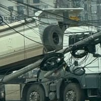Trafic paralizat pe Prelungirea Ghencea: un camion a agățat un stâlp de iluminat, intervin pompierii și Brigada Rutieră; intervenție de durată