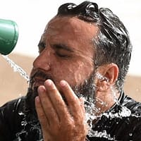 Ce nu e bine să faci pe timp de caniculă. 8 sfaturi pentru a face față temperaturilor ridicate