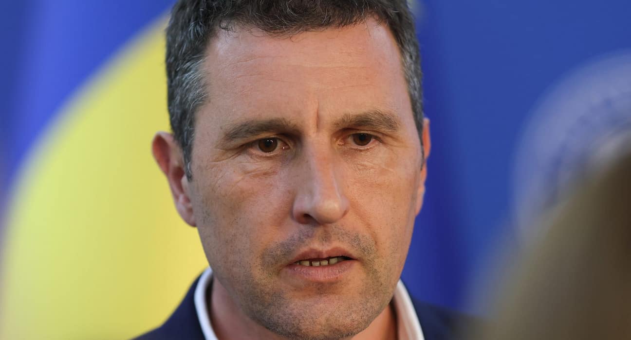 Tanczos Barna, despre incidentul din 2006 când a fost înjunghiat în biroul său „Dumnezeu m-a trimis înapoi”. Despre agresor: „Instanţa a zis că trebuie să îmi dea 10.000 de euro. Nu i-am cerut banii”